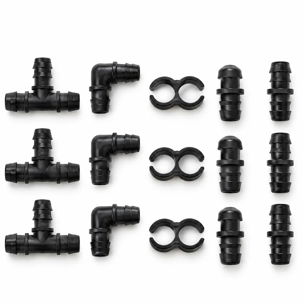 Kit di raccordi neri 16 mm per irrigazione a goccia: giunti a T, gomiti, clip a otto, tappi e giunti dritti, su sfondo bianco